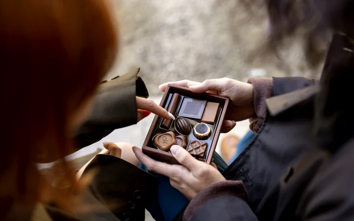 Deși prețul la cacao a scăzut, producători de ciocolată estimează profituri reduse. Freepik.com