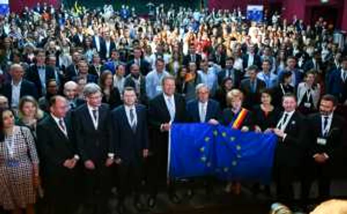 Iohannis si Juncker - dezbaterea „Dialogul cetăţenesc” de la Sibiu FOTO presidency.ro