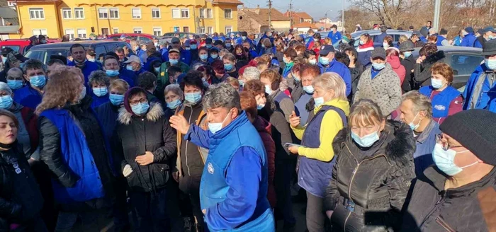 Muncitorii de la Uzina Mecanică au întrerupt din nou lucrul. Foto: ziarulunirea.ro