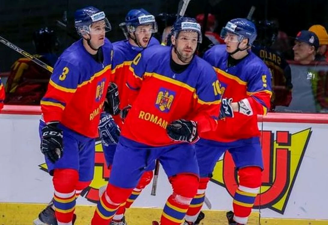 
    Echipa Romaniei a promovat in a doua divizie a hocheiului mondialFOTO: IIHF.com  