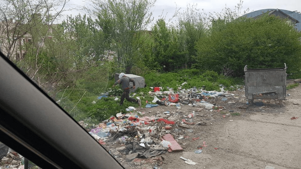 Desertul otrăvit de la tomberon. Anchetă pentru depistarea celui care a aruncat medicamentele mâncate de copiii din Roman