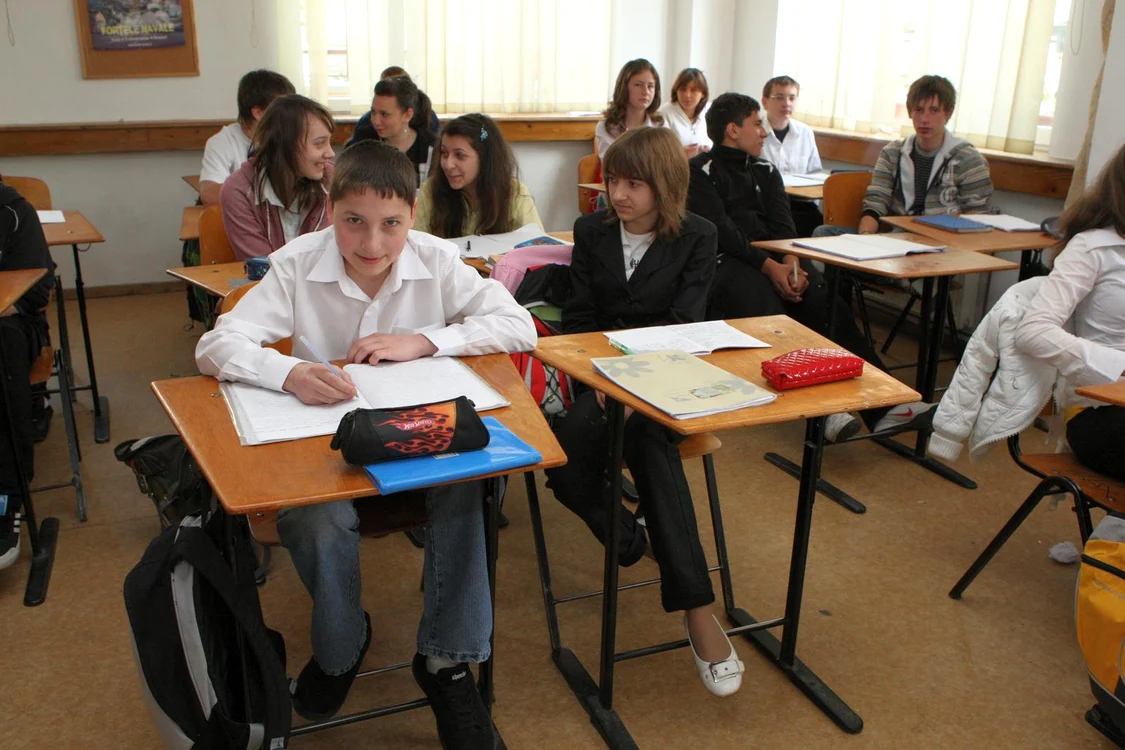 La sfârşitul clasei a VIII-a, în 2011, se va susţine "Evaluare naţională"
