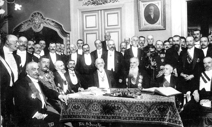 Calendar 10 august: 1913   Pacea de la București a pus capăt celui de al Doilea Război Balcanic, consfințind înfrângerea Bulgariei  România a anexat Cadrilaterul jpeg
