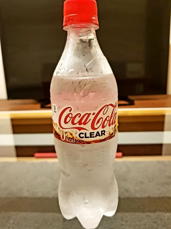 Coca - cola transparentă din Tokyo Foto Arhiva personală Alexandra Lopotaru