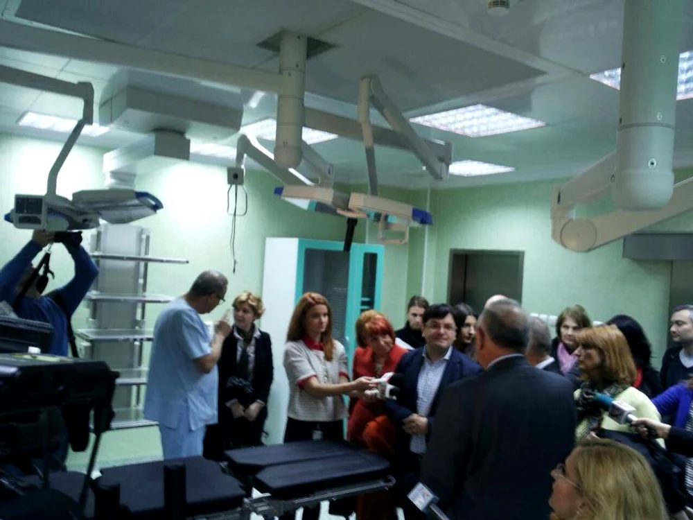 
    Unitatea de arși de la Floreasca a fost inaugurată, în aprilie 2015, de ministrul sănătății de atunci, Nicolae Bănicioiu  