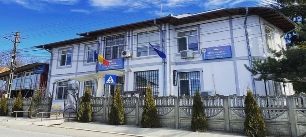Sejururi de lux de 30.000 de euro pentru angajaţii unei primării, sub pretextul cursurilor. „Sunt banii mei, merită!” 