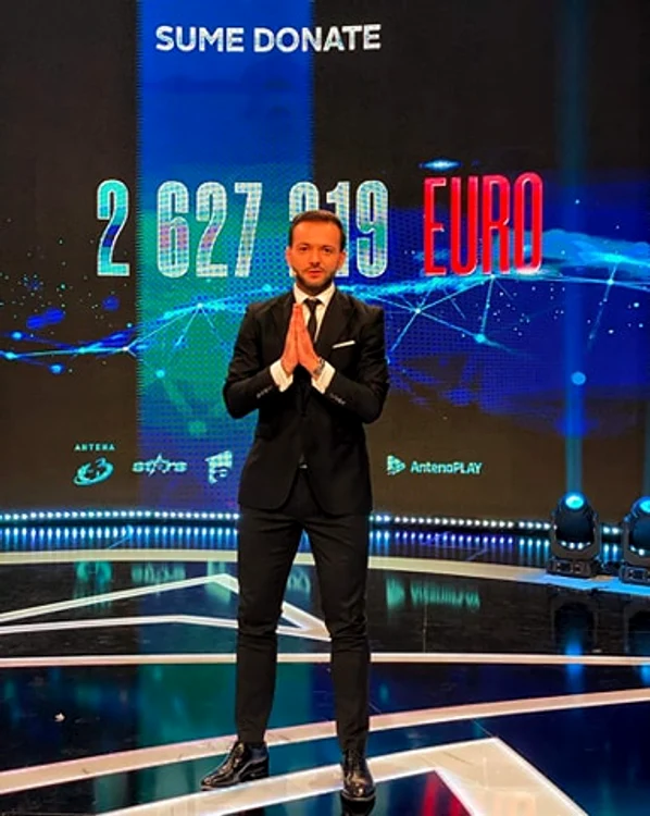 Mihai Moroar, printre vedetele care le-au fost alãturi telespectatorilor din platoul teledonului