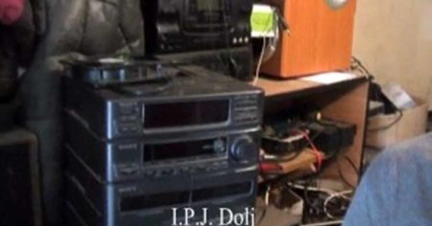 În urma descinderii oamenii legii au găsit toată apartura în casa bărbatului