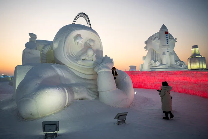 Au fost folosite 150.000 m cubi de gheață și zăpadă pentru sculpturi (Foto: Profimedia)