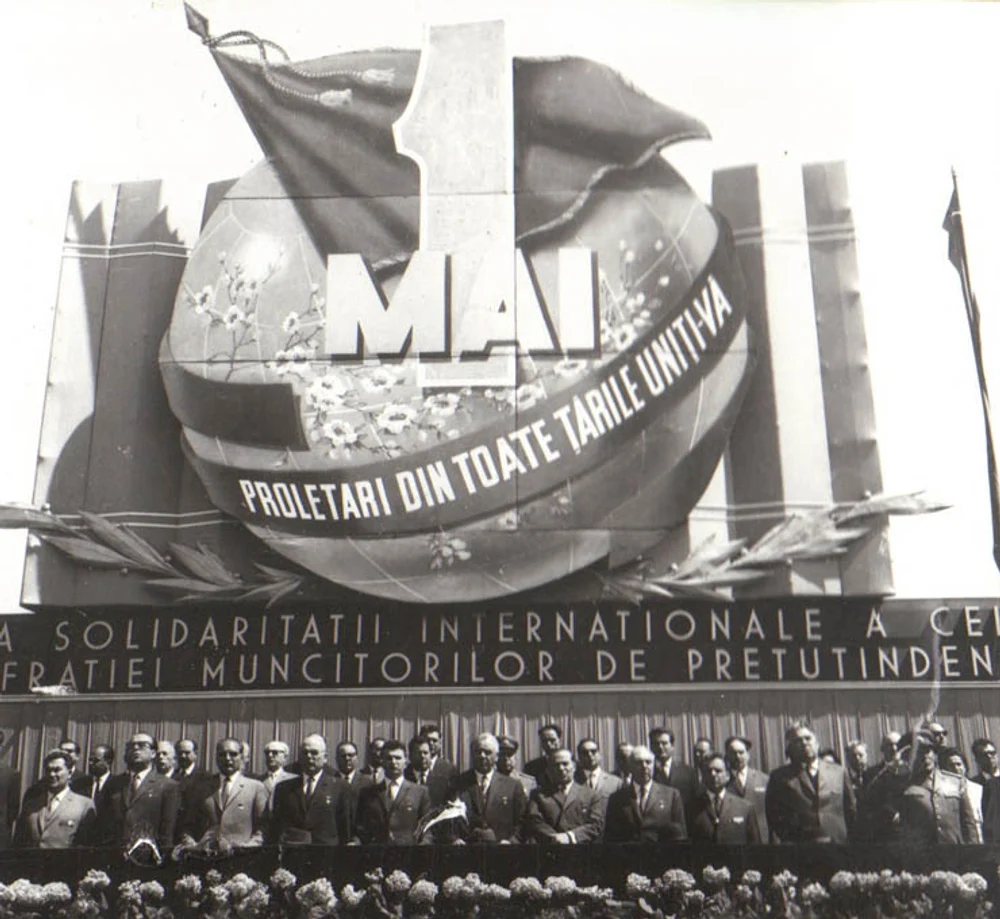 1 Mai: De la revoltă sângeroasă la Ziua Muncii. Cum se sărbătorea în România comunistă și ce ode erau aduse „conducătorilor iubiți“