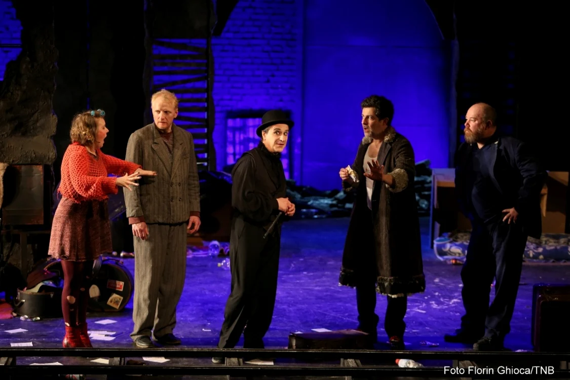 Actorii din „Orchestra Titanic”, unul dintre cele mai premiate spectacole ale TNB FOTO: Florin Ghioca