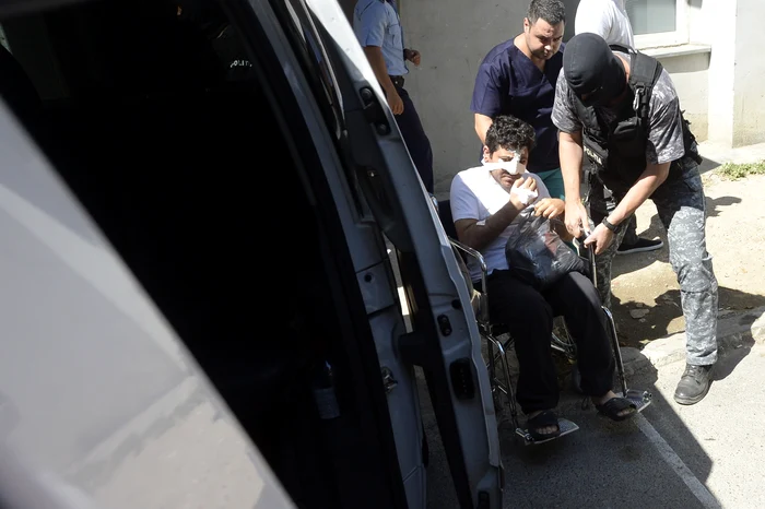 
    Abdullah Atas, rănit și el în accident, a fost transferat, marți dimineață, la Penitenciarul Rahova (Foto: Mediafax)  