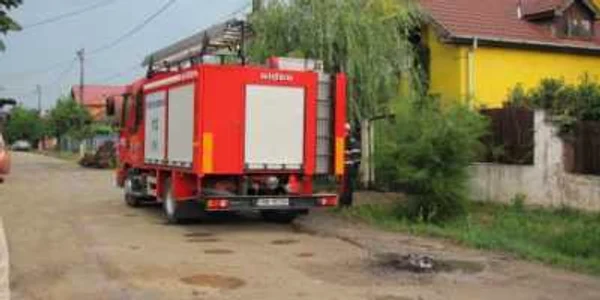 Potrivit ISU, cauza probabilă a fost trăsnetul 
