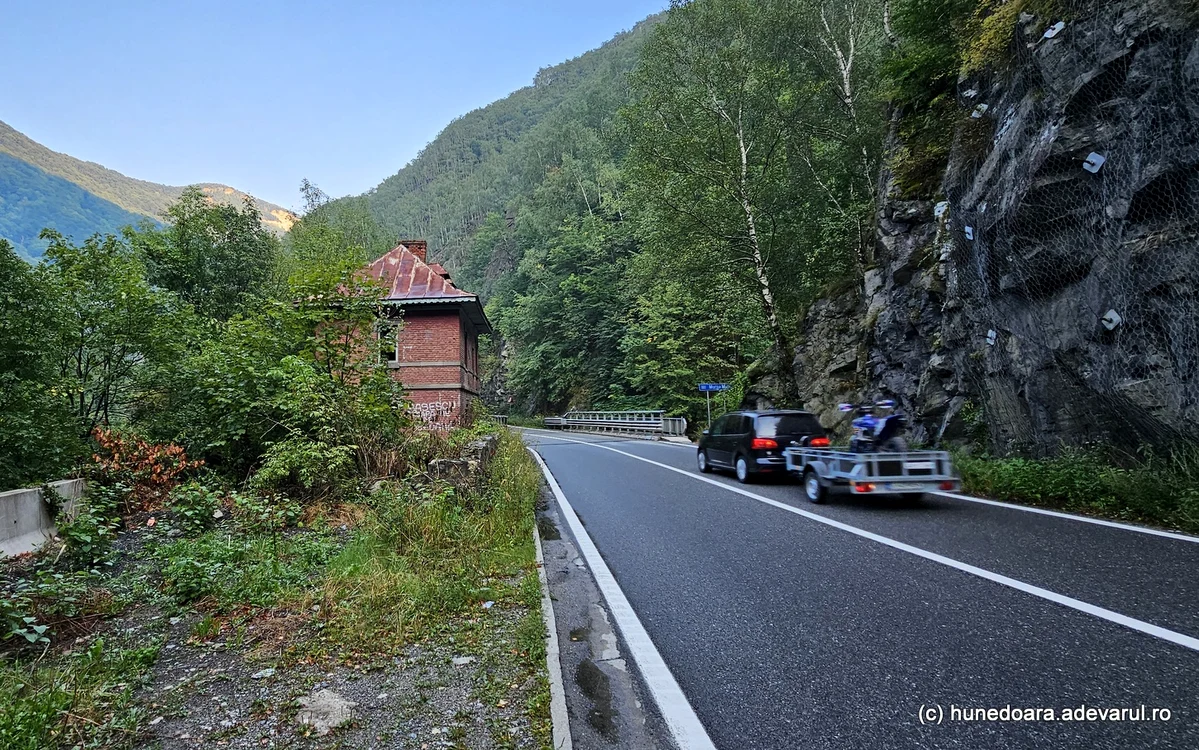 Defileul Jiului. Fosta vamă. Foto: Daniel Guță. ADEVĂRUL