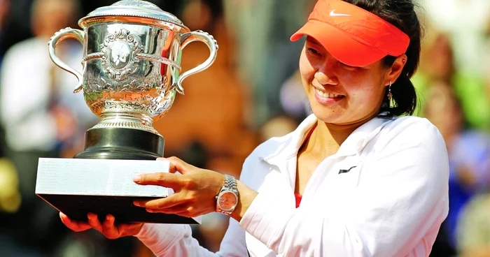 Na Li, cu trofeul de la Roland Garros