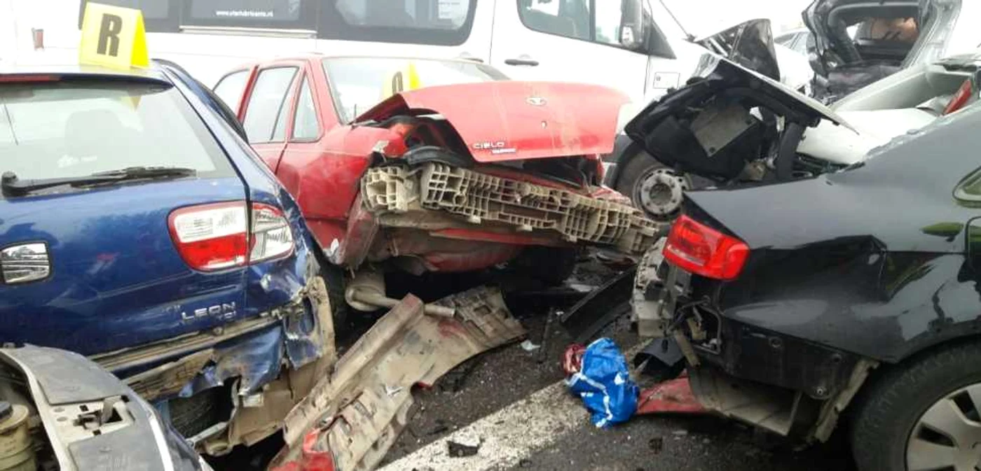 Poliţiştii au deschis o anchetă pentru ucidere din culpă şi vătămare corporală din culpă