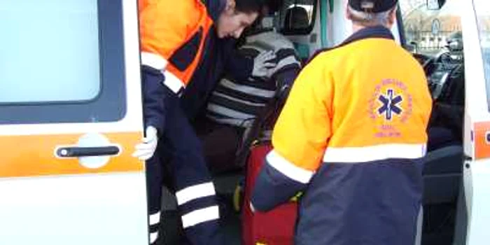 Bărbatul a fost transportat la spital