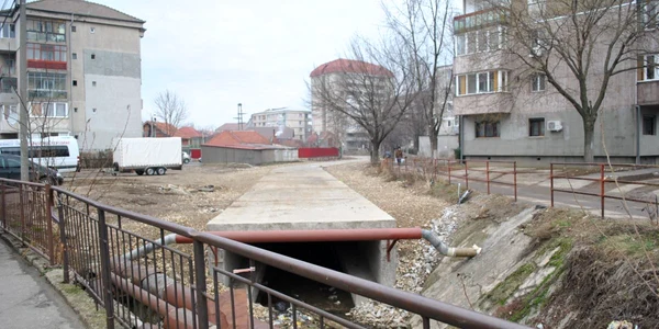 Primăria va demara lucrările de realizare a căii de acces peste pârâul Adona 