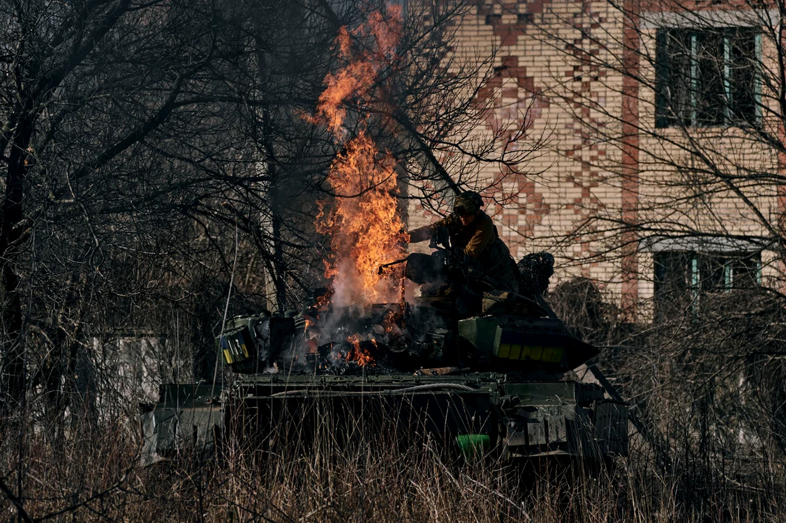 Tanc în flăcări. Foto: Profimedia