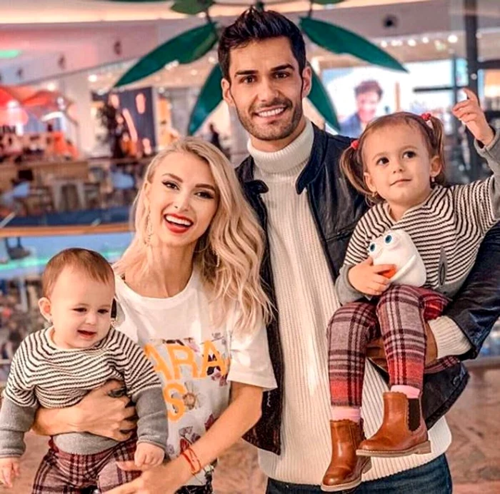 Andreea Bălan și George Burcea alături de copiii lor / foto: social media 