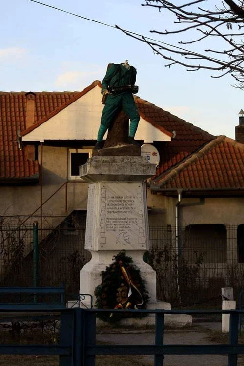 statuie decapitata