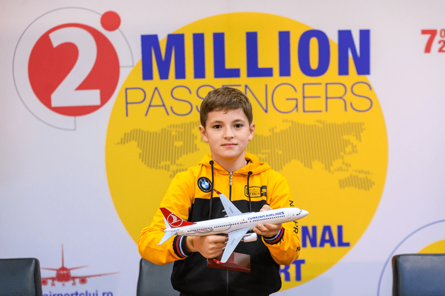 Pasagerul cu nr. 2.000.000 de pe Aeroportul Cluj, din 2022. Performanța a fost bifată pentru a patra oară