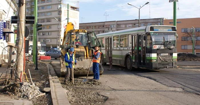 Linia 2 leagă cele două carteiere de centrul municipiului