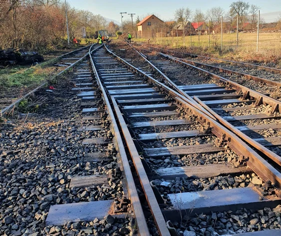 Lucrări pentru redeschiderea traficului feroviar. FOTO CFR Infrastructură