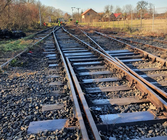 Lucrări pentru redeschiderea traficului feroviar. FOTO CFR Infrastructură