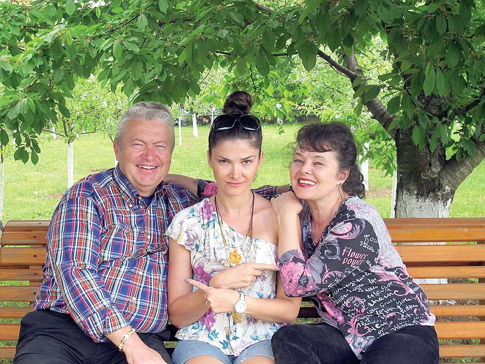 Turda, alături de Lucica şi de fiica ei, vedeta tv Alina Puşcaş