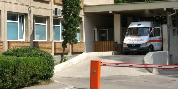 Tânărul a fost transportat la morga spitalului judeţean
