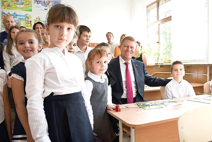 Preşedintele Iohannis abia a încăput în bancă