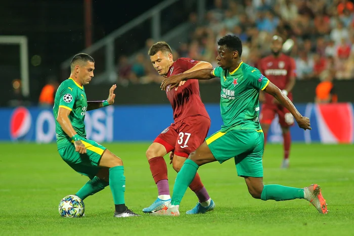 
    CFR Cluj a fost invinsa de Slavia Praga in prima mansa a play-off-ului Ligii CampionilorFOTO: Mediafax  