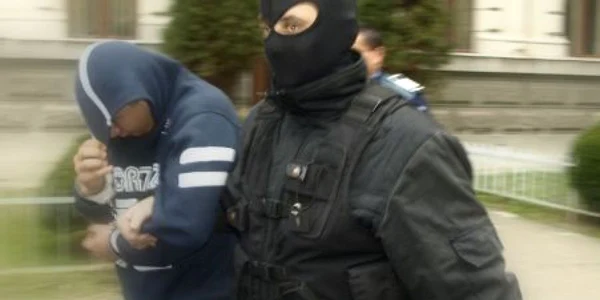Tinărul a fost arestat preventiv. Foto: Arhivă:D.G.