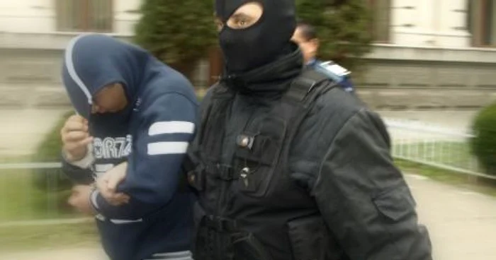 Tinărul a fost arestat preventiv. Foto: Arhivă:D.G.