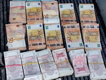 Peste 53.000 euro descoperiți cu noul sistem de scanare FOTO: Autoritatea Vamală Română