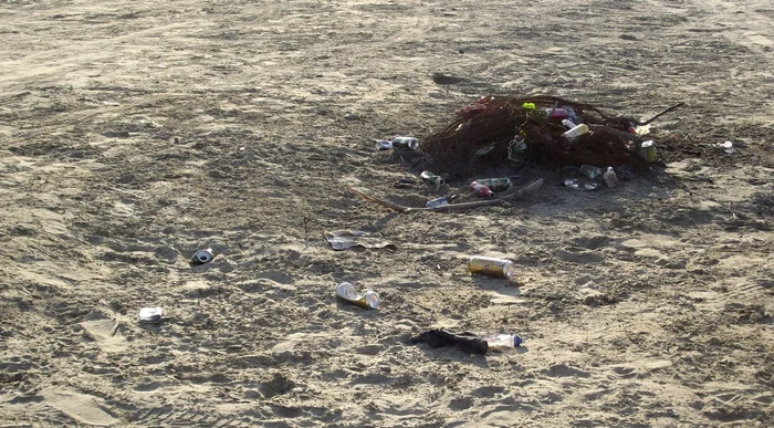 Vizitatorii lasă în urmă multe gunoaie