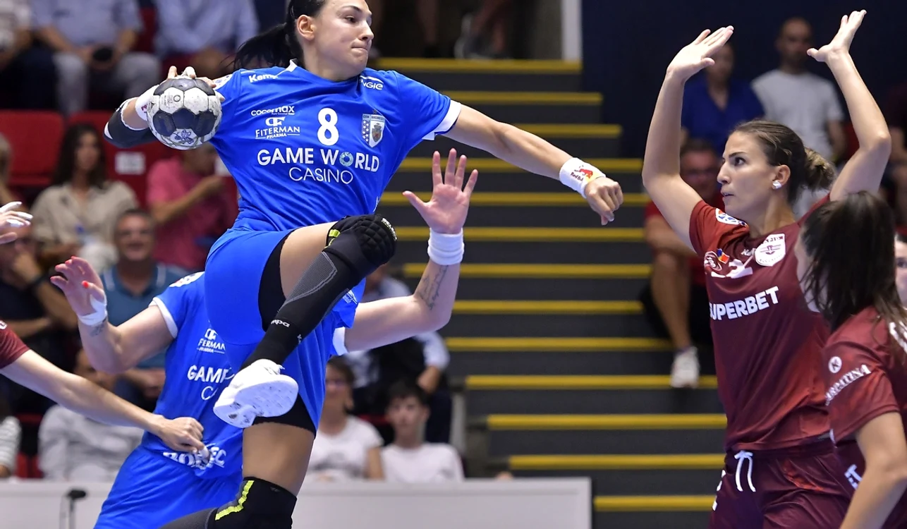 Cristina Neagu a înscris de șase ori pentru CSM București (FOTO: Sportpictures)