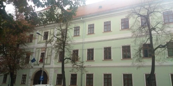 scoala maghiara