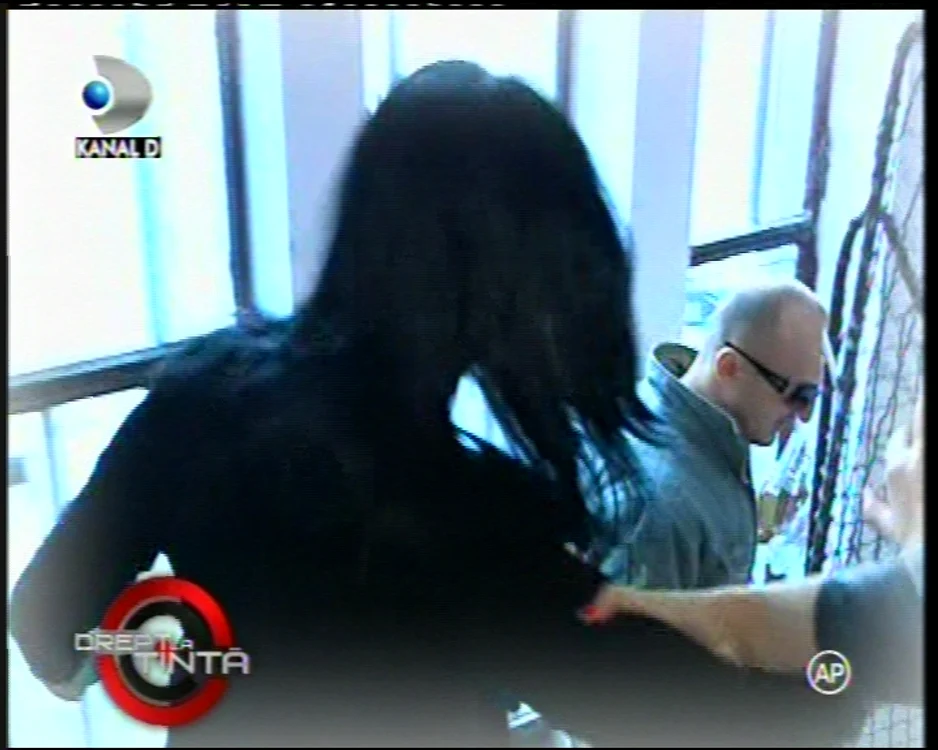 Cristi Marin a încercat s-o exorciteze pe Mariana Moculescu FOTO: Kanal D