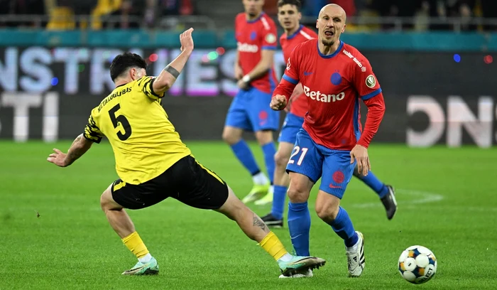 Chiricheș (dreapta) s-a accidentat în primul meci, după două luni (FOTO: Sportpictures)