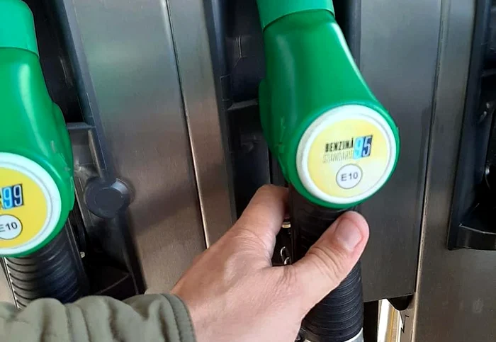 Benzina a depășit pragul de 9 lei pe litru. Foto: arhiva Click.