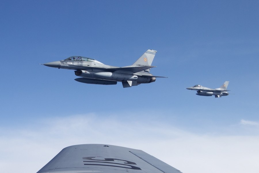 Drone kamikaze lângă România. Avioane F-16 ridicate și activitate suspendată în Vama Giurgiulești