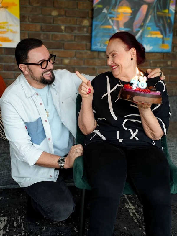Cătălin Măruță, alături de mama sa / Foto: Instagram