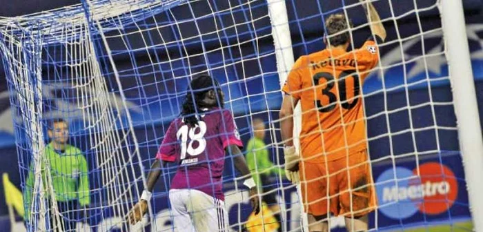 Gomis (nr. 18) a marcat patru dintre cele şapte goluri ale lui Lyon