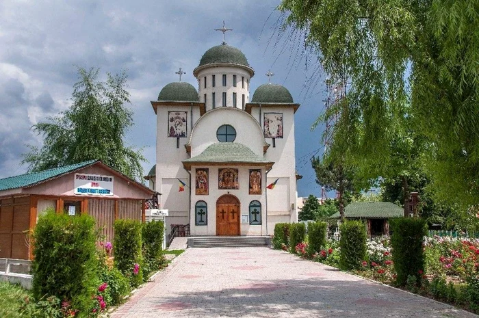 Procesiune religioasă la Catedrala Urziceni FOTO catedralaurziceni.ro