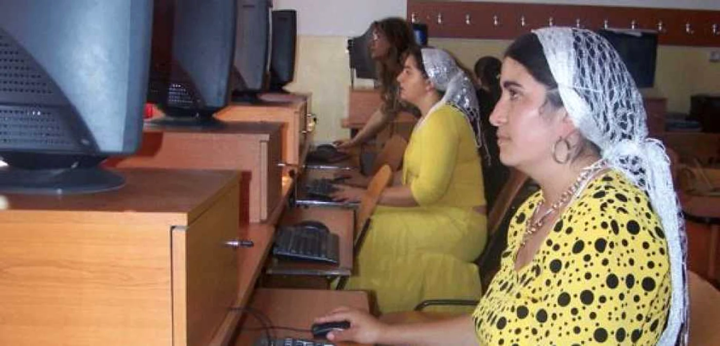 Acest curs poate fi accesat şi de romii care doresc să-şi perfecţioneze cunoştinţele foto arhivă