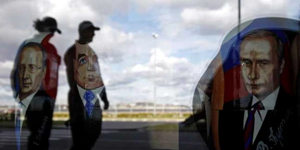 Vladimir Putin Dmitri Medvedev Francois Hollande FOTO Reuters
