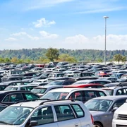 Parc de masini FOTO Shutterstock