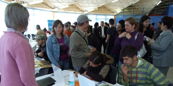 Doar 99 de locuri de muncă sunt disponibile în această săptămână